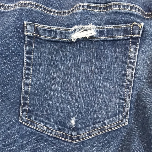 Torrid Mid-Rise Stretch Flare Leg Fray Hem Pork-chop Pocket Distressed Jeans - Picture 4 of 12